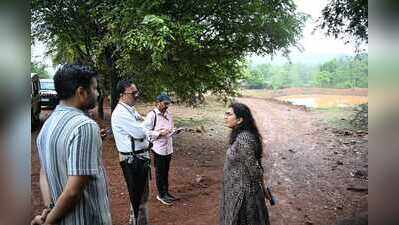 district-collector-namrata-jain-and-coffee-board-members-during-inspection